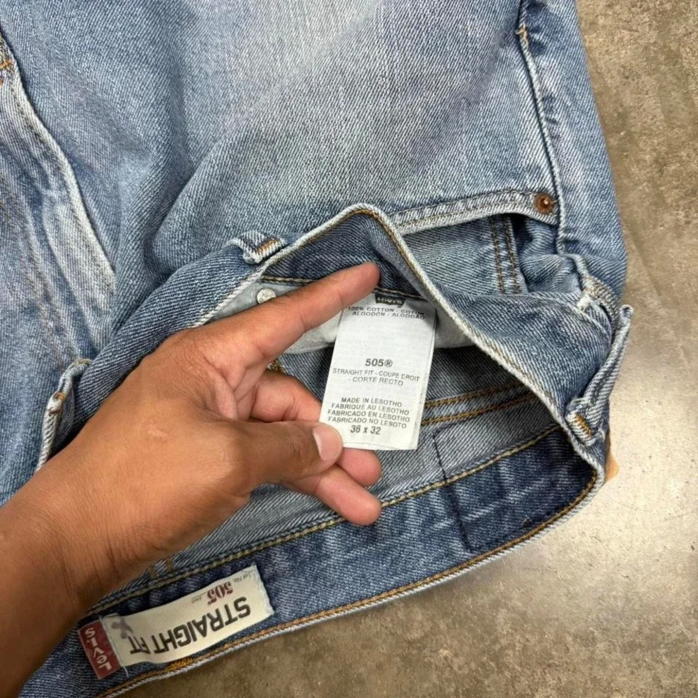 Y2K Levi's 505 Straight Fit Distressed Blue Jeans 36x31